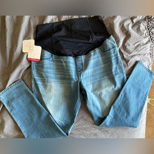Isabel Maternity Skinny Jeans NWT